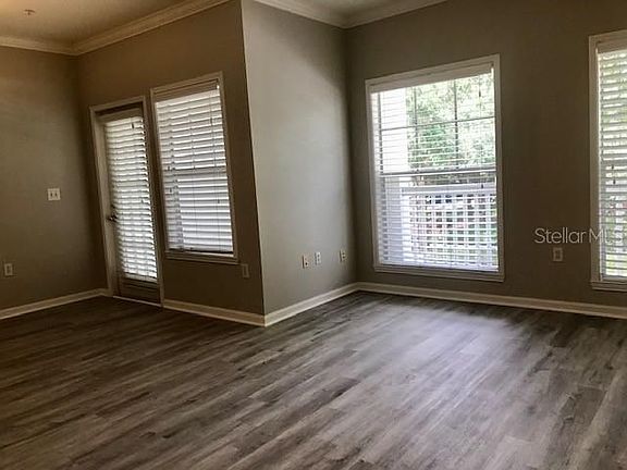4th image of 599 Campus St #599