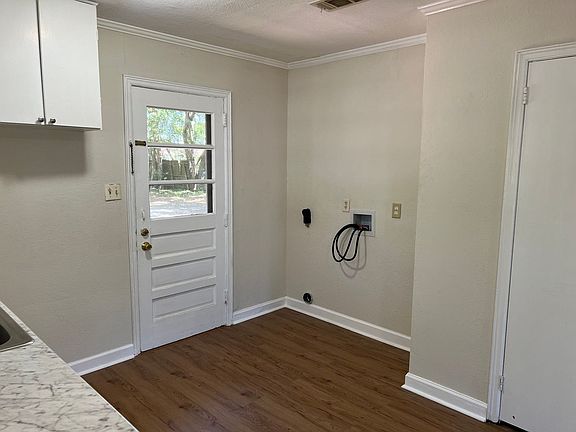 5th image of 706 W Gordon St