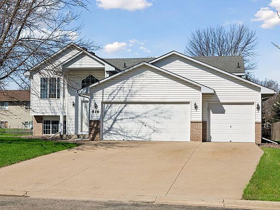2nd image of 816 Shea Cir