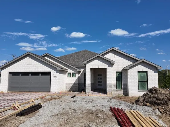 6635 McCormick Dr, Shawnee, KS 66226