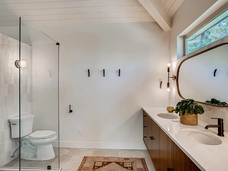 342 Hollyberry Ln — Photo 14