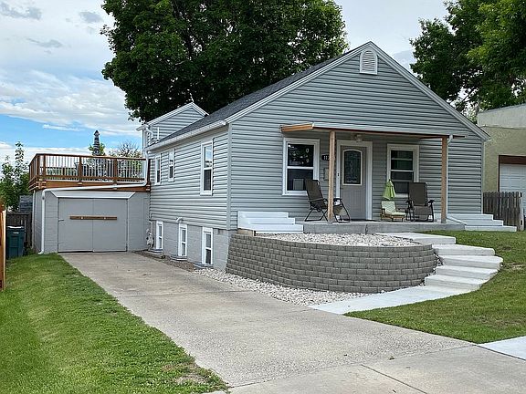3rd image of 1132 Terry Ave