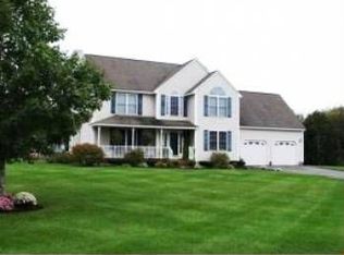 22 Cambridge Dr, Auburn, NH 03032