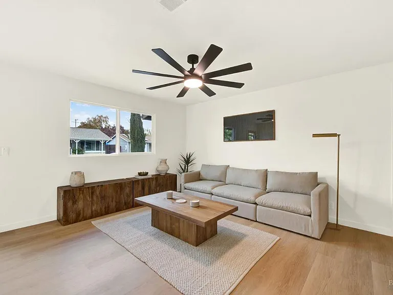 6610 Oak Leaf Ct — Photo 8