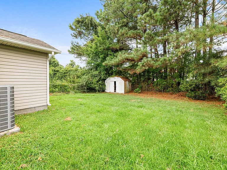 116 Live Oak Ct — Photo 17