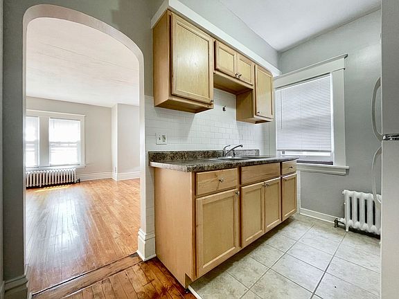 5th image of 231 Lyon St NE #4