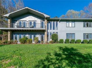 408 W Browning Rd, Hendersonville, NC 28791