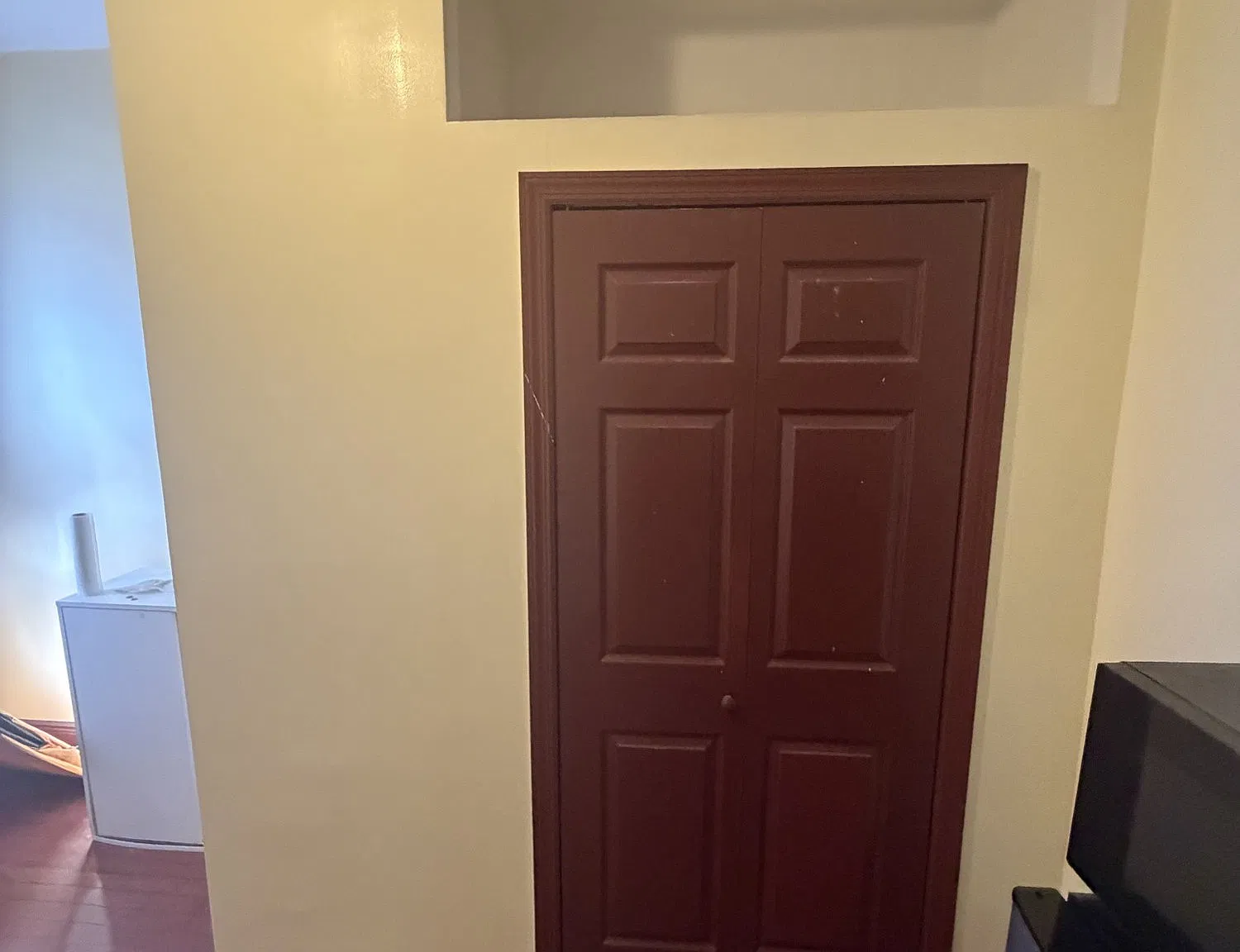 6 bed, 1960 sqft, $910 — Photo 3