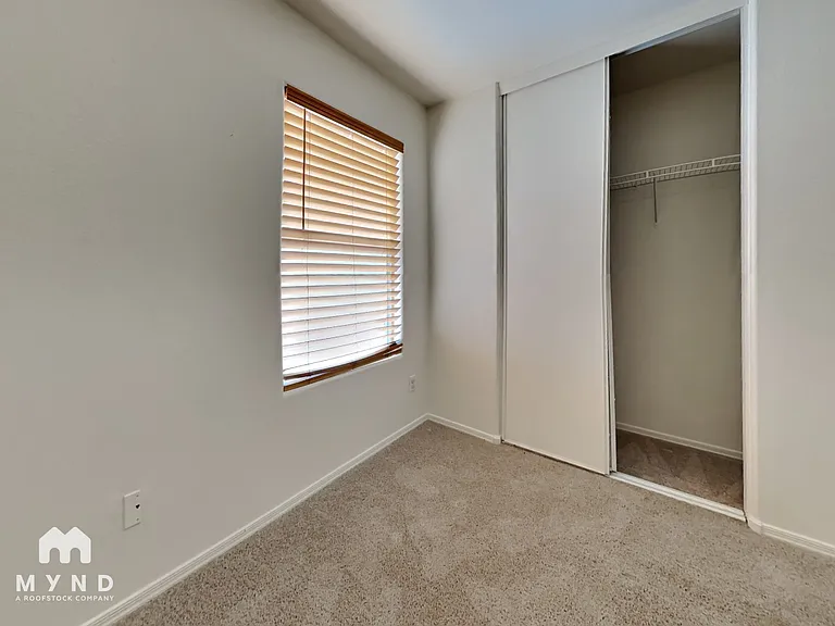 1886 E Cowboy Cove Trl — Photo 9