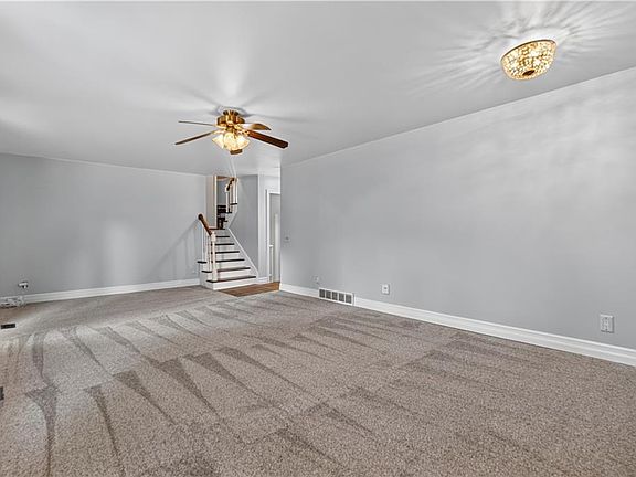 4th image of 9980 Melrose Dr