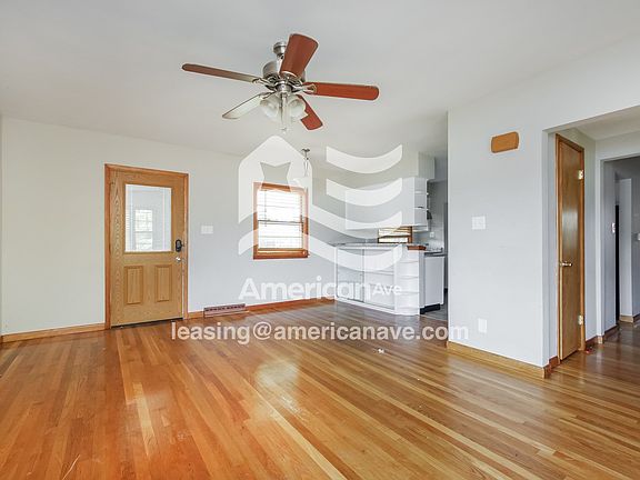 90101_002_wm_-_living_room_13056218.jpg