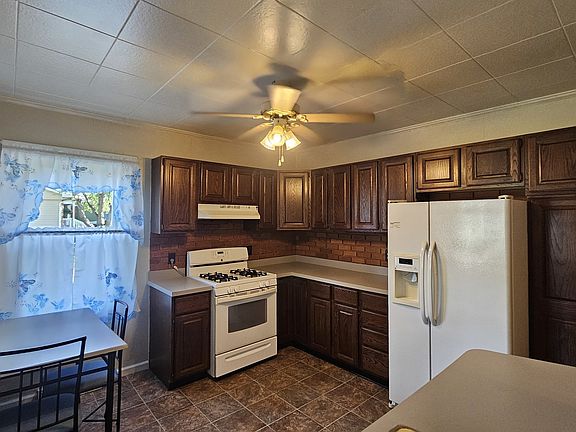 3rd image of 301 N 1st St