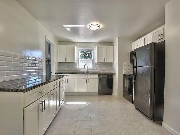 5th image of 6117 Willow Ave