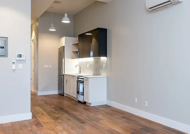 228 Kingsland Ave #3R — Photo 21