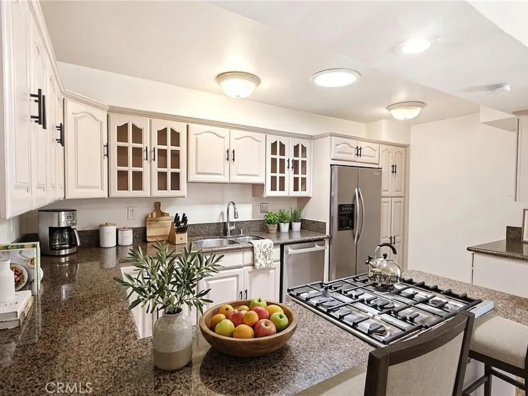 524 E Ghent St — Photo 1