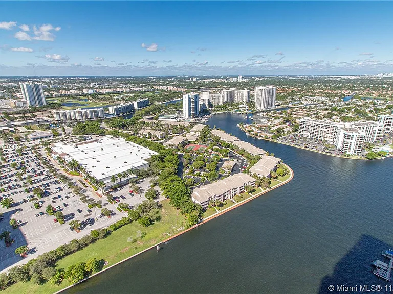 4010 S Ocean Dr #1405-1 — Photo 2