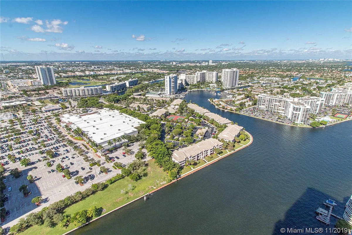 Building Photo - 4010 S Ocean Dr #1405-1