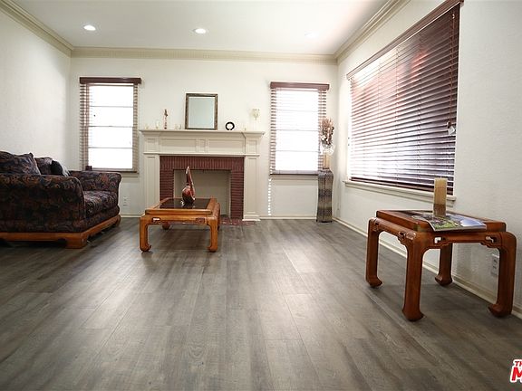 4th image of 3529 W 83rd St