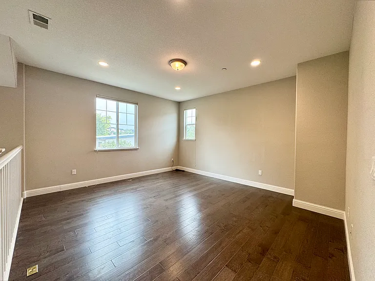 2179 Eva St — Photo 10
