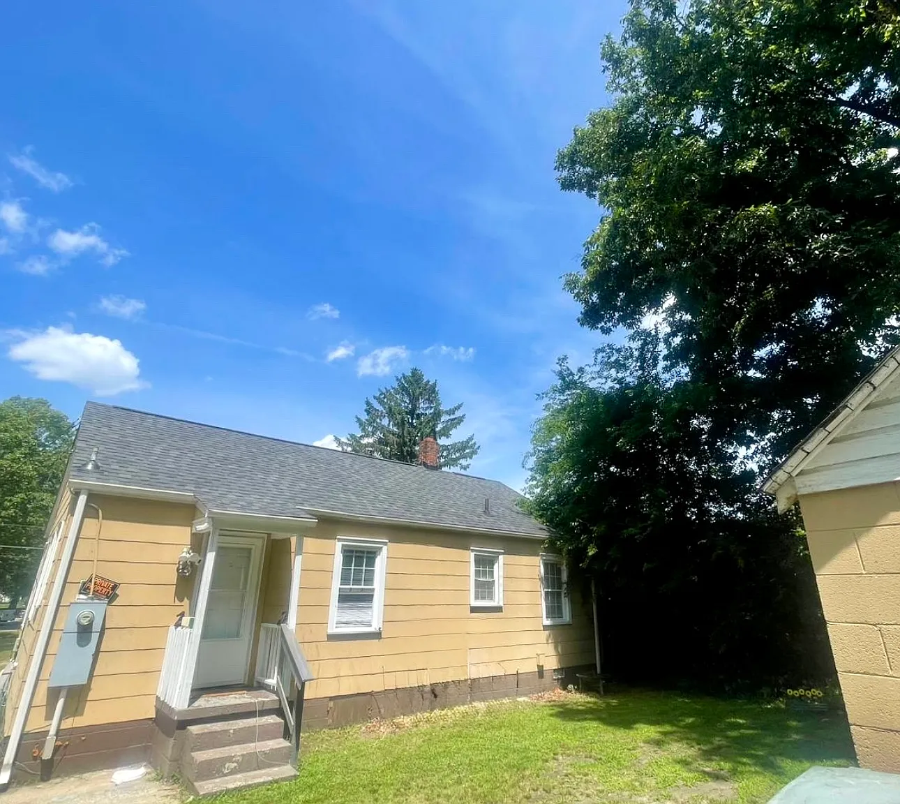 3 bed, 884 sqft, $1,495 — Photo 4