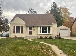 1044 7th Ave, Grafton, WI 53024