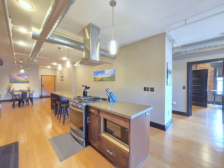 401 W 1st Ave #2 — Photo 6