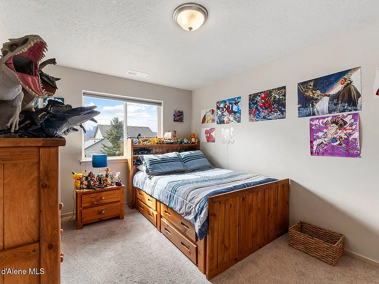 984 E Allenby Ave — Photo 30