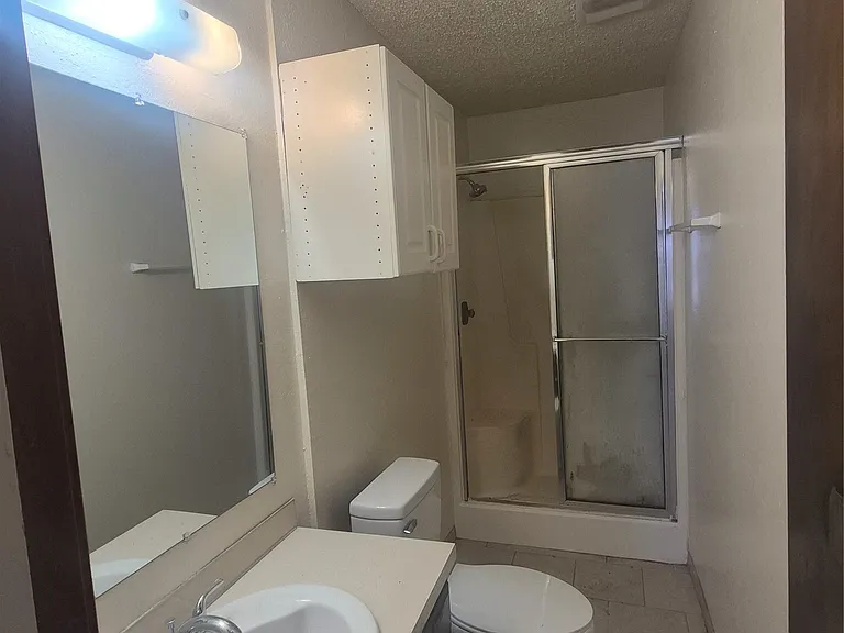 1031 N Oak Ct — Photo 9