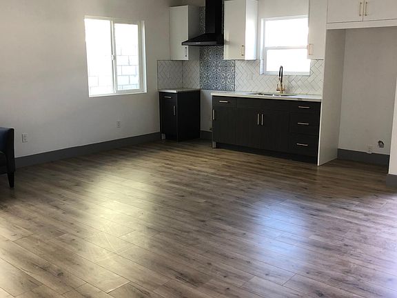 5th image of 3240 W 59th Pl