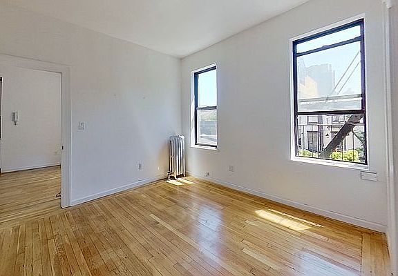 2nd image of 115 Henry St APT 4B