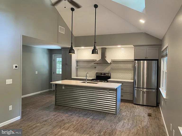 723 McCormick Rd — Photo 11