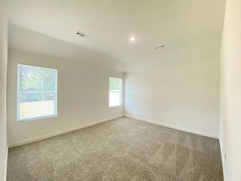 8424 Oxford Valley Dr — Photo 7