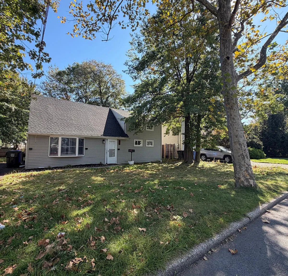 5 bed, 5998 sqft, $3,850 — Photo 1