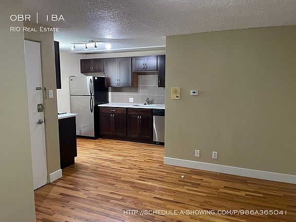 4th image of 900 N Washington St APT 401