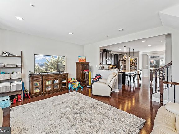5th image of 9606 Parkstone Dr
