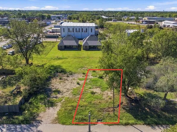 210 W 1st St, Owasso, OK 74055