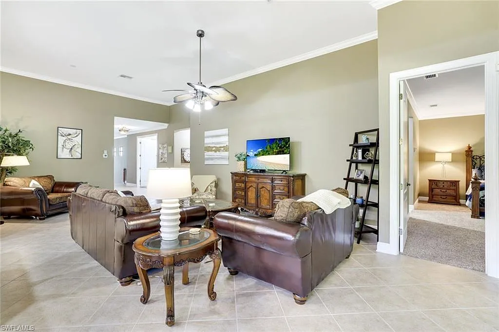 3 bed, 2.5 bath, 2587 sqft, $12,000 — Photo 2