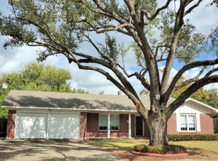 2404 Bon Aire Ave, Victoria, TX 77901