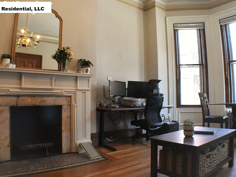 31 Fairfield St #2 — Photo 5