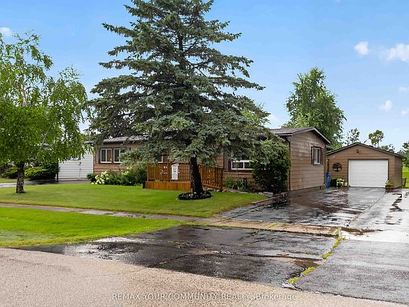 3rd image of 165 Roxanna Dr