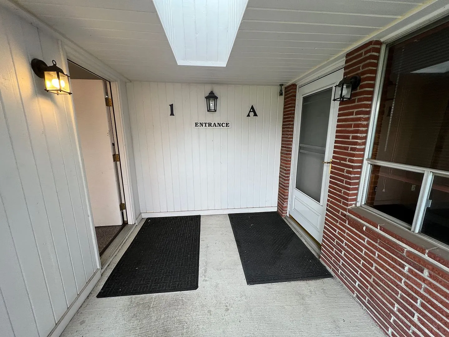 11640 SW Corby Drive #1 ~ Plex Unit with Large Bonus Room! — Photo 2