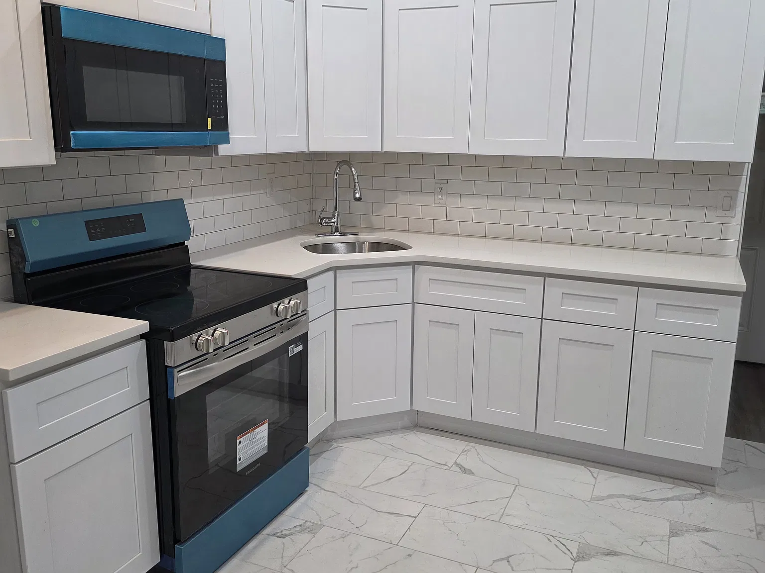 3 bed, 1066 sqft, $2,200 — Photo 4