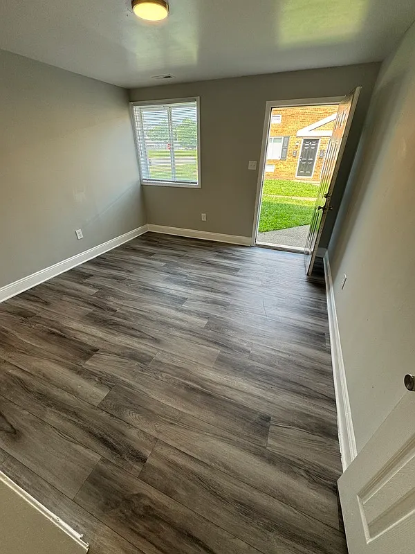 2 bed, 1.0 bath, 800 sqft, $995 — Photo 3