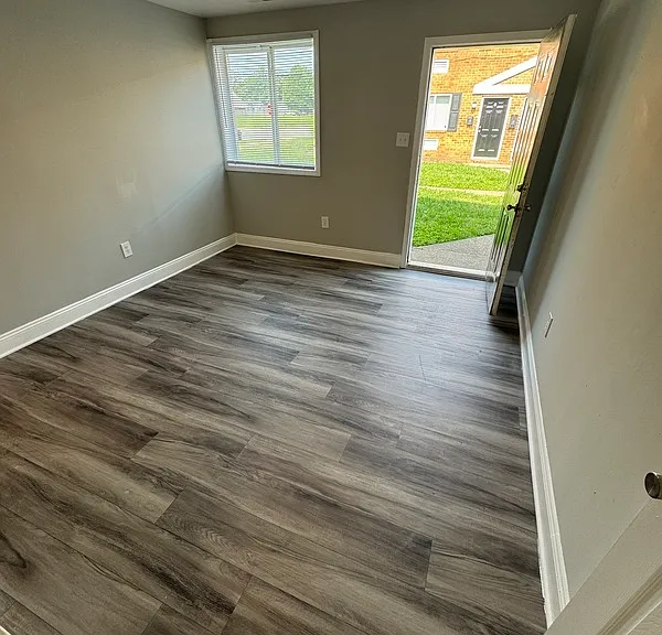 2100 Phaup St — Photo 3
