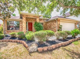 554 Small Cedar Dr, League City, TX 77573