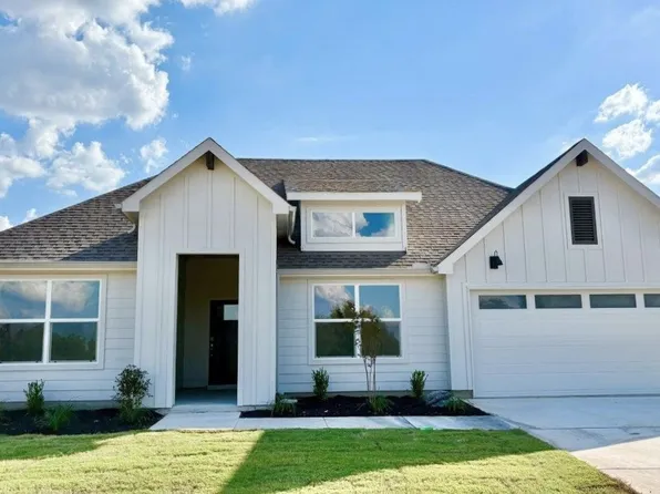 1137 Keystone Dr, Granbury, TX 76048