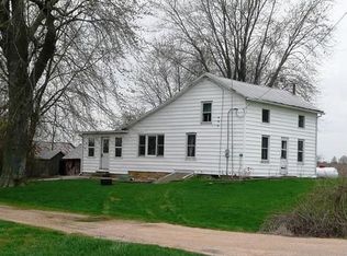 13611 W Main Rd, Lena, IL 61048