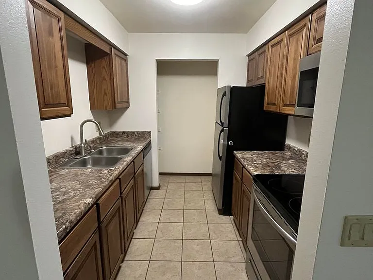 High Point Commons Apartments — Photo 23