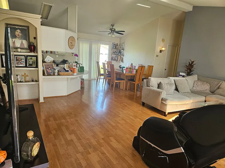 788 Poindexter Ave — Photo 9