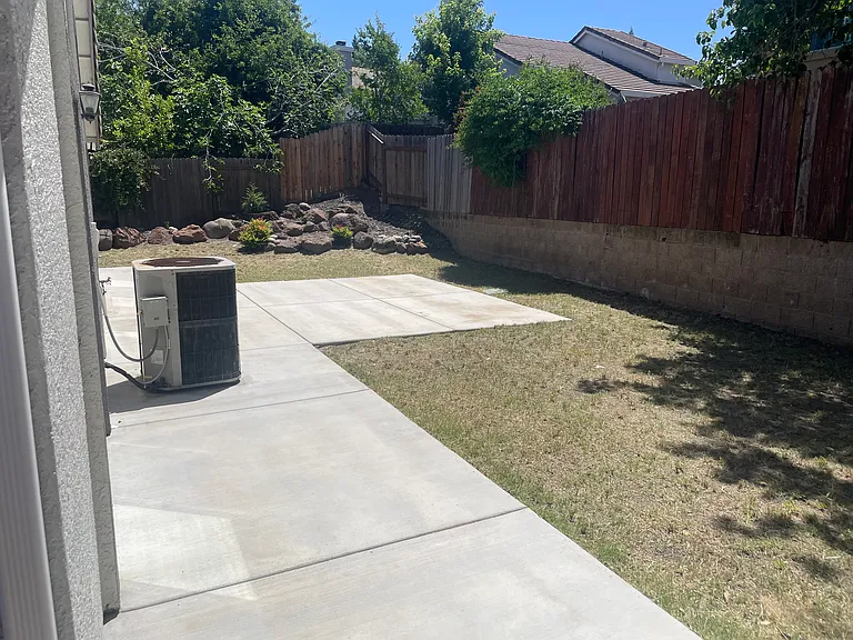 360 Hansen Cir — Photo 16